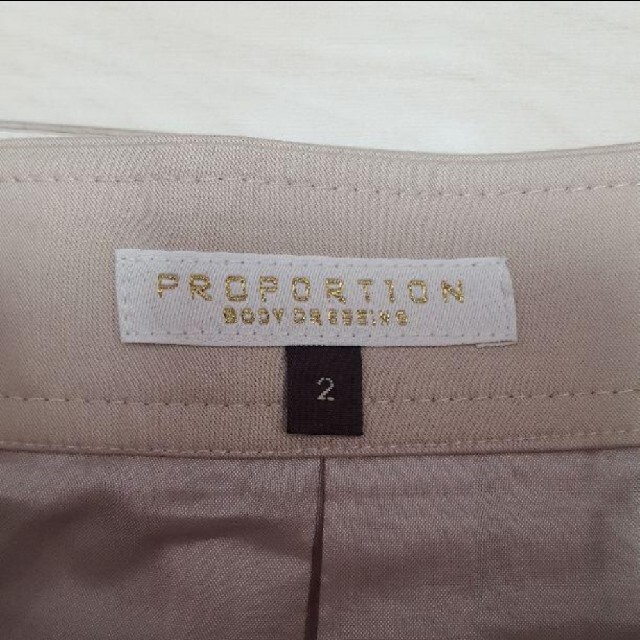 PROPORTION BODY DRESSING(プロポーションボディドレッシング)のプロポーションボディドレッシング 膝上スカート ベージュ サイズ2　Mサイズ レディースのスカート(ひざ丈スカート)の商品写真