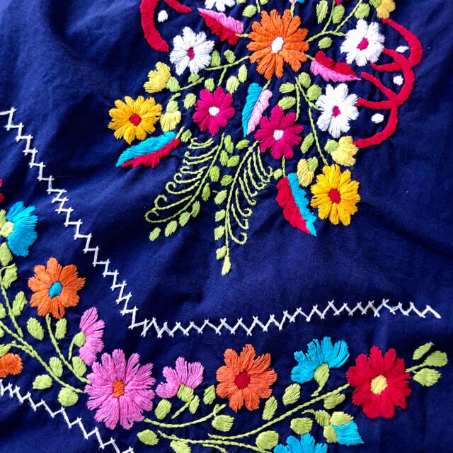 Santa Monica(サンタモニカ)のusedメキシカン刺繍ワンピース キッズ/ベビー/マタニティのキッズ服女の子用(90cm~)(ワンピース)の商品写真