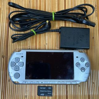 プレイステーションポータブル(PlayStation Portable)のPSP 3000 本体と付属品(携帯用ゲーム機本体)