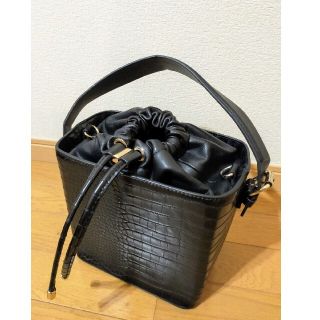 ザラ(ZARA)のザラZARAブラッククロコ型押しハンドバッグショルダーベルト付き美品ですモード(ハンドバッグ)