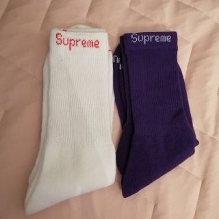 シュプリーム(Supreme)の靴下　シュプリーム　ロングソックス　Hanes　コラボ　白、紫(ソックス)