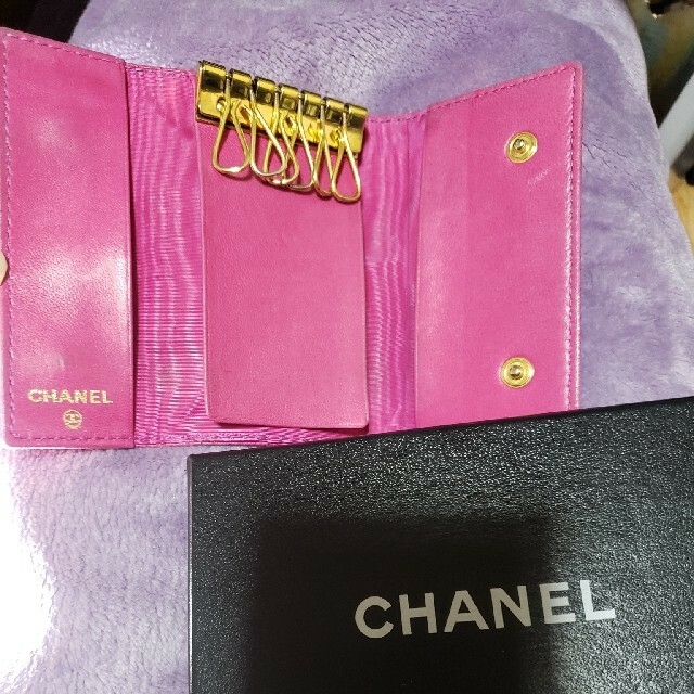 CHANEL(シャネル)のCHANEL★キャビアスキン★6連キーケース レディースのファッション小物(キーケース)の商品写真