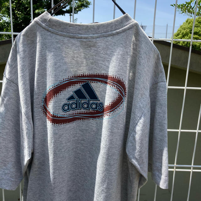 adidas(アディダス)のadidas プリント tシャツ グレー ビッグシルエット vintage レディースのトップス(Tシャツ(半袖/袖なし))の商品写真
