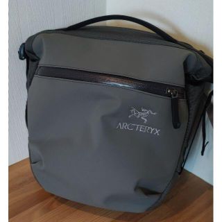 ARC'TERYX - ARC'TERYX アークテリクス ARRO8 アロー8 別注モデル美品