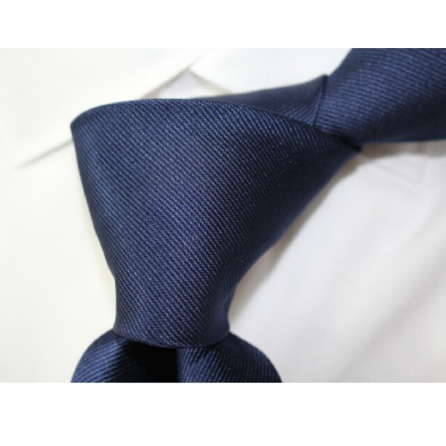 Giorgio Armani(ジョルジオアルマーニ)のイタリア製ネイビーソリッドネクタイ メンズのファッション小物(ネクタイ)の商品写真