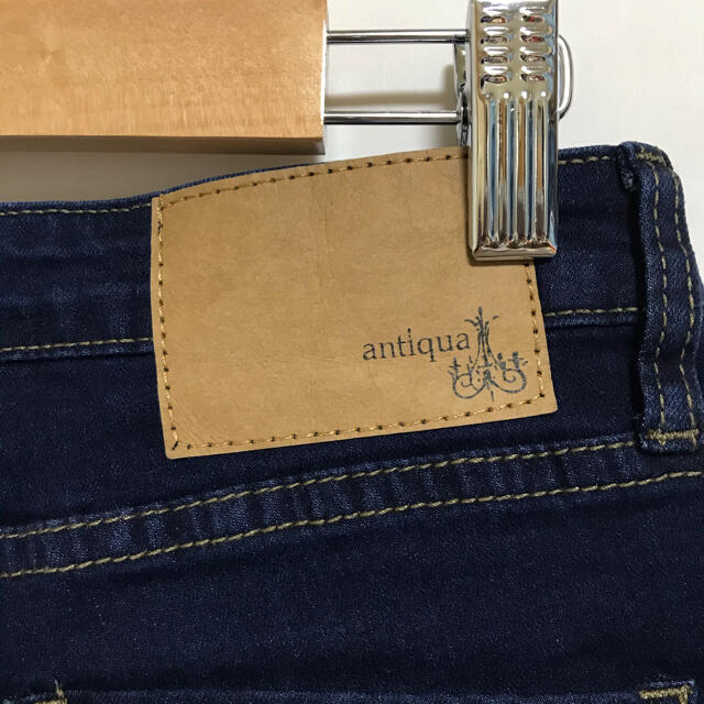 antiqua(アンティカ)の完売商品❣️antique アンティカ スキニーデニム スリムフィット ジーンズ レディースのパンツ(デニム/ジーンズ)の商品写真