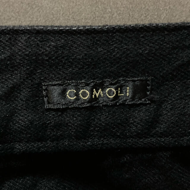 COMOLI(コモリ)の【美品】20AW COMOLI ベルテッド デニムパンツ 2 ブラック メンズのパンツ(デニム/ジーンズ)の商品写真