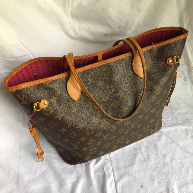 ルイヴィトン　LOUIS VUITTON モノグラムネヴァーフル　ピヴォワンヌ