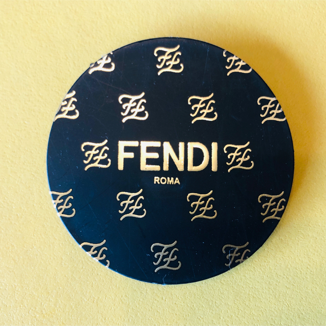 FENDI(フェンディ)の美品☆FENDI フェンディ リボン&マグネットクリップ  非売品 ノベルティ レディースのバッグ(ショップ袋)の商品写真