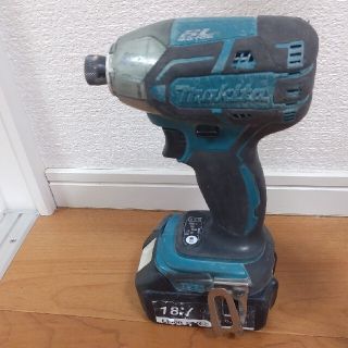 マキタ(Makita)のマキタ！18Vインパクトドライバー！バッテリー付き。(工具/メンテナンス)