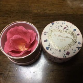 ラデュレ(LADUREE)のラデュレ 花びらチーク(チーク)