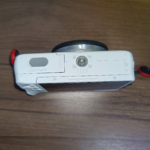 レンズCANON  EOS M10 ホワイト ボディ  ＆SDカード＆社外バッテリー