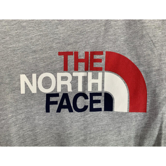 THE NORTH FACE(ザノースフェイス)の新品未使用 日本未発売 USA商品 ノースフェイス レディース 半袖ロゴTシャツ レディースのトップス(Tシャツ(半袖/袖なし))の商品写真