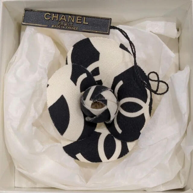 カメリア　ブローチ　コサージュ　CHANEL シャネル 3