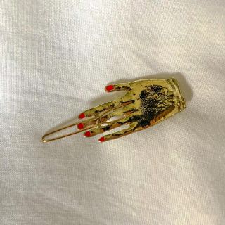 グリモワール(Grimoire)の୨୧ Vintage rétro Red Nail Hand Hair clip(バレッタ/ヘアクリップ)