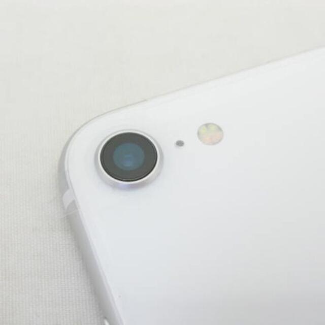iPhone(アイフォーン)の【S】SIMフリー docomo iPhoneSE (第2世代) 64GB スマホ/家電/カメラのスマートフォン/携帯電話(スマートフォン本体)の商品写真