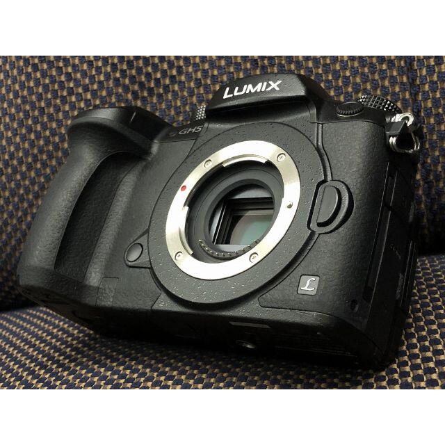 1015MR 僅か2250ショット Lumix GH5 ボディ スマホ/家電/カメラのカメラ(デジタル一眼)の商品写真