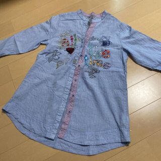 デシグアル(DESIGUAL)の美品　Desigual デシグアル　刺繍　デザイン　シャツ　七分袖　レディース(シャツ/ブラウス(長袖/七分))