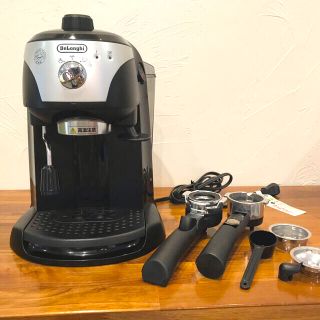 デロンギ(DeLonghi)の【美品】デロンギ　エスプレッソ・カプチーノメーカー(エスプレッソマシン)