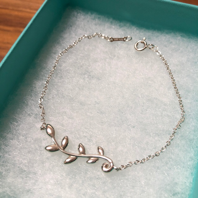 Tiffany & Co. オリーブリーフヴァインブレスレット casadenovios.com