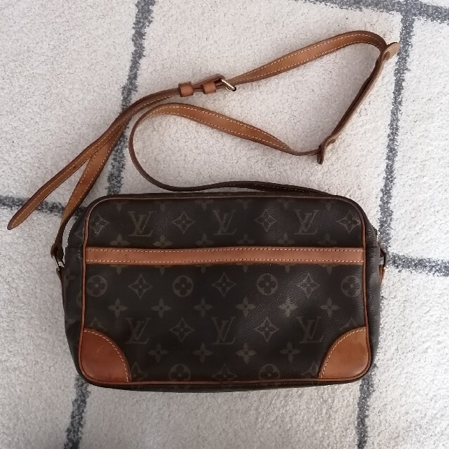 LOUIS VUITTON(ルイヴィトン)のルイヴィトン　トロカデロ レディースのバッグ(ショルダーバッグ)の商品写真