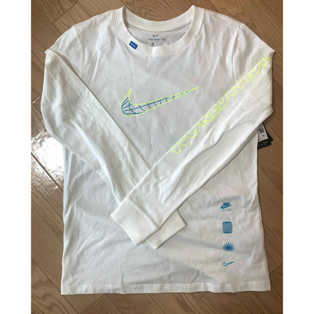 NIKE(ナイキ)の【NIKE】新品・未使用　ロングTシャツ　レディースM レディースのトップス(Tシャツ(半袖/袖なし))の商品写真