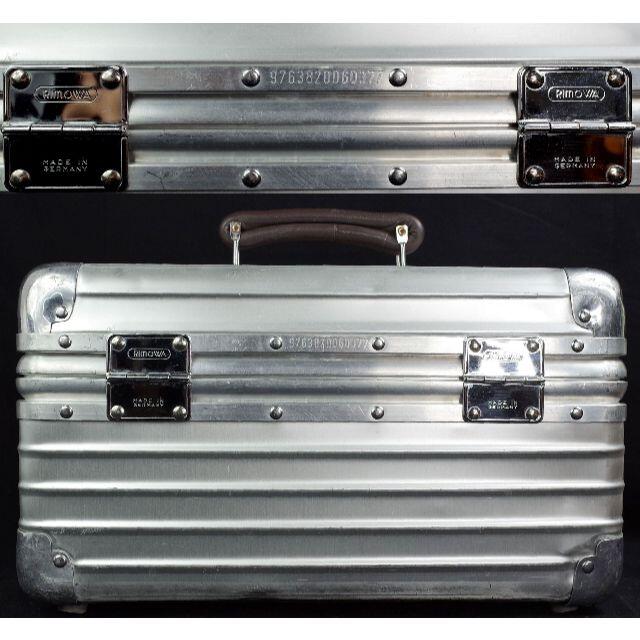 RIMOWA(リモワ)のリモワ 976.38　『クラッシックフライト』ビューティケース　17L インテリア/住まい/日用品の日用品/生活雑貨/旅行(旅行用品)の商品写真