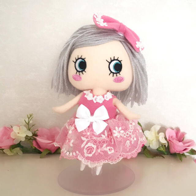 ATAO(アタオ)のイーマリー　ピンクの白薔薇レースのワンピースセット ハンドメイドのぬいぐるみ/人形(ぬいぐるみ)の商品写真