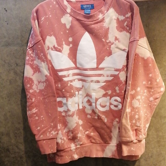 adidas(アディダス)の【ミルクぶっかけ】adidas Originalsデカロゴ 　ブラックアイパッチ メンズのトップス(スウェット)の商品写真