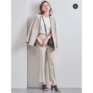 ユナイテッドアローズ(UNITED ARROWS)の◾️美品◾️ UNITED ARROWS 麻センタープレス　ストレートパンツ40(クロップドパンツ)