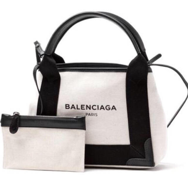 Balenciaga(バレンシアガ)のnoricoco72 様専用☆バレンシアガ♡新品♡ネイビーカバ♡XS♡ レディースのバッグ(ショルダーバッグ)の商品写真