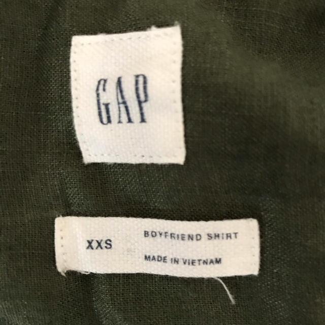 GAP(ギャップ)のGAP リネンシャツ　カーキ レディースのトップス(シャツ/ブラウス(長袖/七分))の商品写真