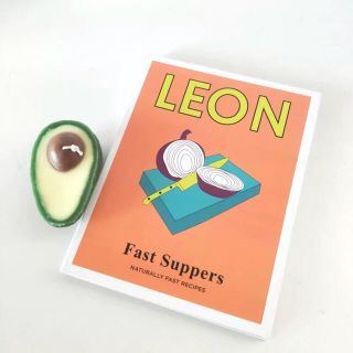 LEON オレンジ 本 韓国雑貨 韓国部屋 韓国風 インテリア 洋書 ノート(インテリア雑貨)