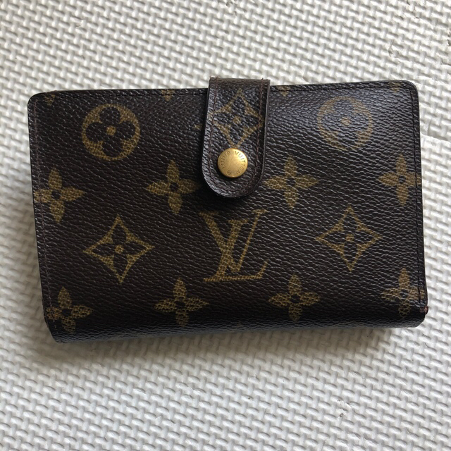 LOUIS VUITTON(ルイヴィトン)のルイヴィトン モノグラム がま口折り財布 レディースのファッション小物(財布)の商品写真