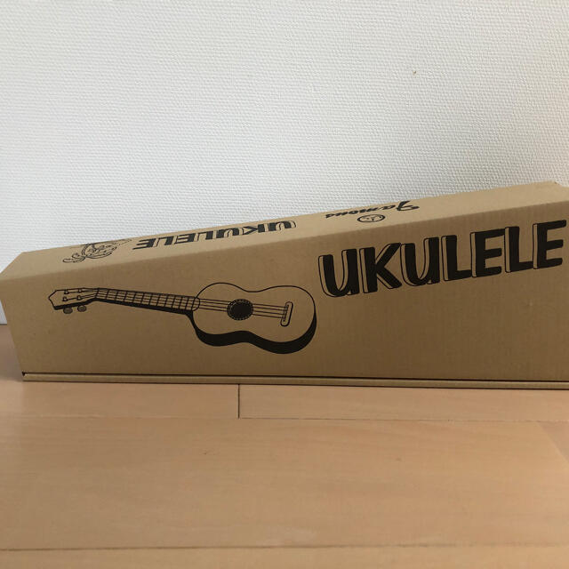 ウクレレ　パオタとヤリスの刻印入り　専用のケース付き　未使用 楽器のウクレレ(その他)の商品写真