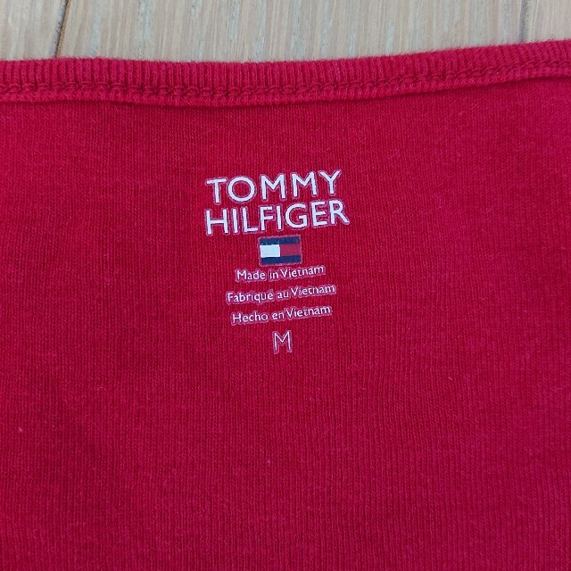 TOMMY HILFIGER(トミーヒルフィガー)の《未使用品》TOMMY HILFIGER 赤タンクトップ メンズのトップス(Tシャツ/カットソー(半袖/袖なし))の商品写真