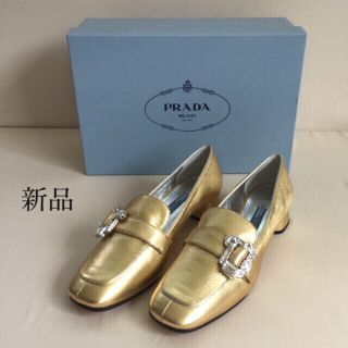 プラダ(PRADA)のプラダ　レディースシューズ　新品(ローファー/革靴)