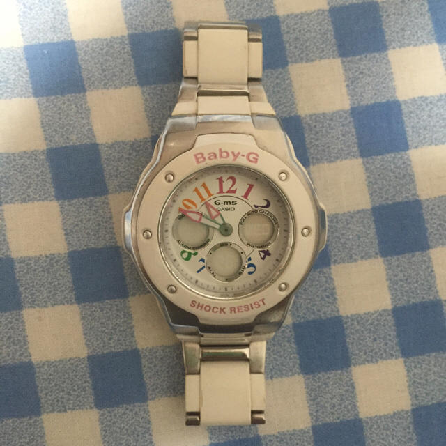 Baby-G(ベビージー)のBaby-G SHOCK RESIST 白 レディースのファッション小物(腕時計)の商品写真