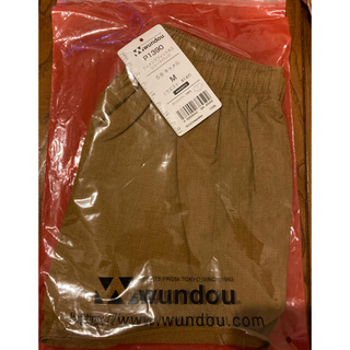 wundou  女性用　フィットネスショートパンツ　新品M61(ウェア)