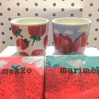 マリメッコ(marimekko)の♡マリメッコ  ラテマグ  マンシッカ  ヴォレット いちご マグカップ(食器)