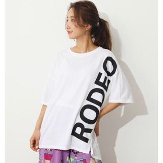 ロデオクラウンズワイドボウル(RODEO CROWNS WIDE BOWL)の新品　ロデオクラウンズ  サイドロゴ Tシャツ　F 白(Tシャツ(半袖/袖なし))