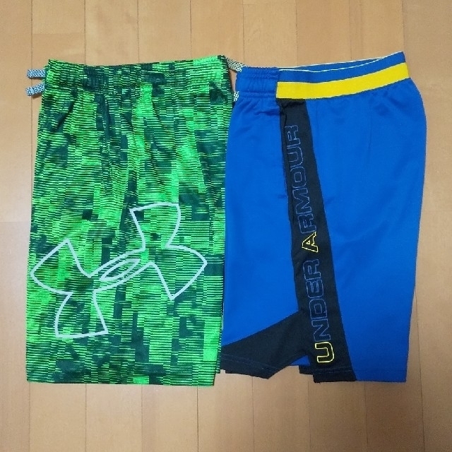 UNDER ARMOUR(アンダーアーマー)のアンダーアーマー  ジュニア  ハーフパンツ  2点 キッズ/ベビー/マタニティのキッズ服男の子用(90cm~)(パンツ/スパッツ)の商品写真