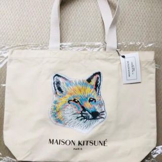 メゾンキツネ(MAISON KITSUNE')の相場最安値！新品未使用！メゾンキツネ　ローラ愛用　フォックス　トートバッグ(トートバッグ)