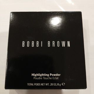 ボビイブラウン(BOBBI BROWN)の新品　ボビイブラウンハイライティングパウダームーングロウ(フェイスカラー)