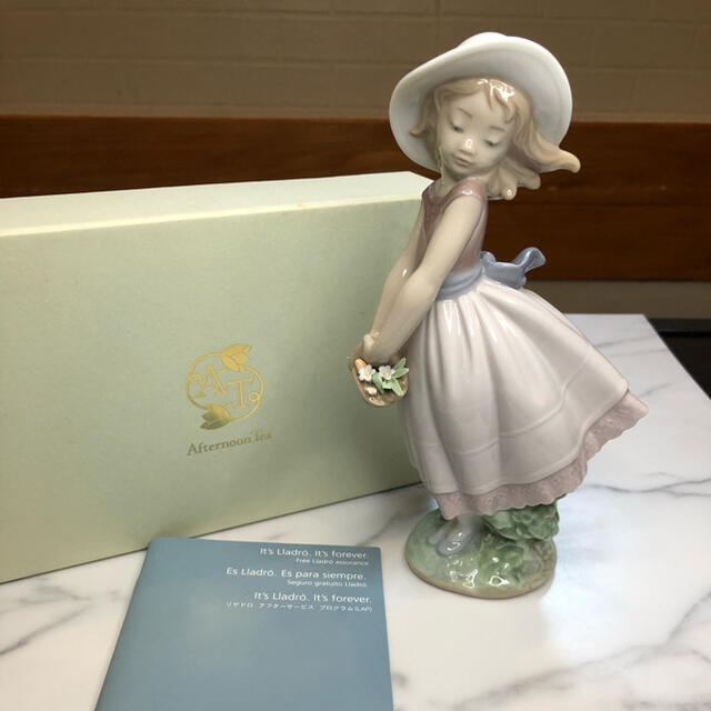 LLADRO リヤドロ 花の小径 型番01008246 喜ばれる誕生日プレゼント