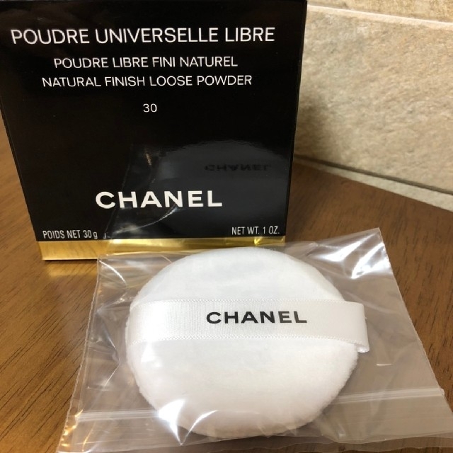 CHANEL(シャネル)のシャネル パフ フェイスパウダー用 新品未使用 CHANEL コスメ/美容のメイク道具/ケアグッズ(パフ・スポンジ)の商品写真