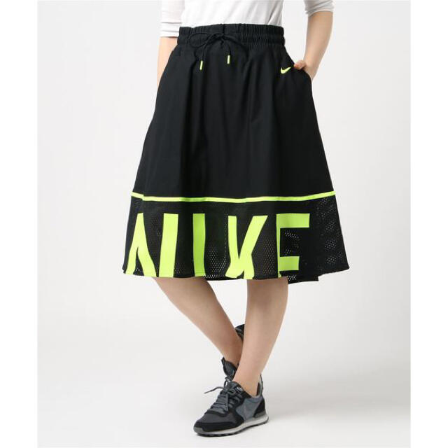 NIKE(ナイキ)のNIKE AS W NSW SKIRT MESH - CU4031-017(M) レディースのスカート(ロングスカート)の商品写真