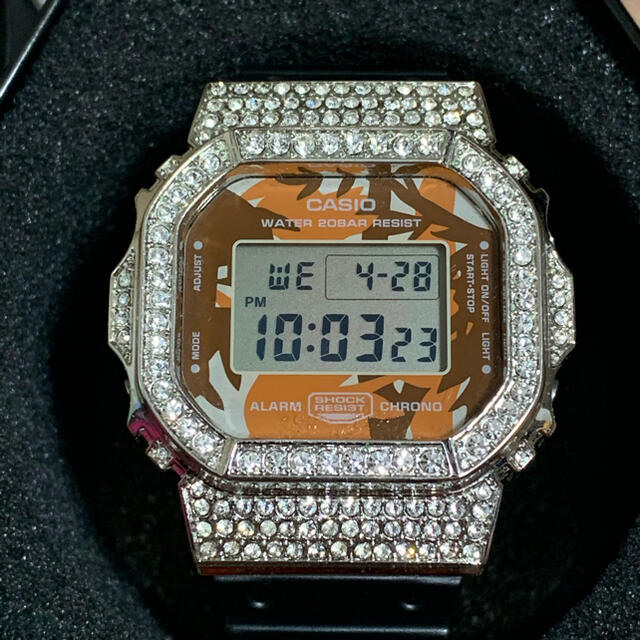 G-SHOCK - DW5600LV 超レアモデルスワロフスキーカスタム!!の G-SHOCK - DW5600LV 超レアモデルスワロフスキーカスタム!!の