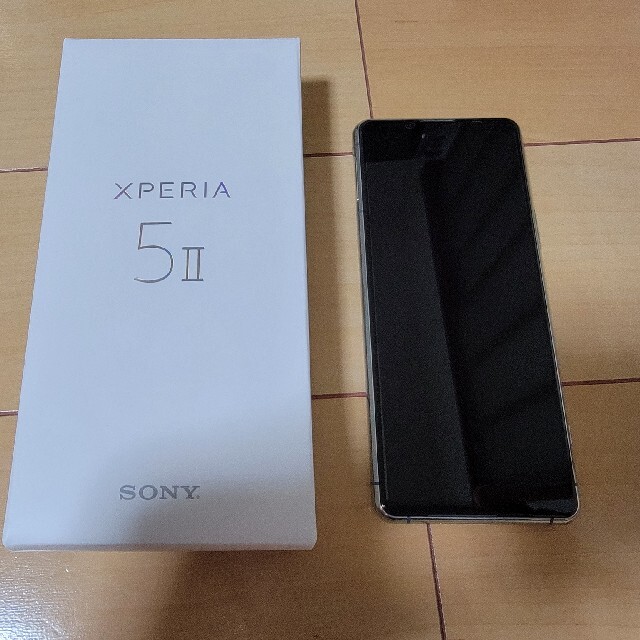 Xperia(エクスペリア)のau Xperia 5 ii 美品 SIMロック解除済み SOG02 グレー スマホ/家電/カメラのスマートフォン/携帯電話(スマートフォン本体)の商品写真