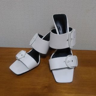 チャールズアンドキース(Charles and Keith)のCHARLES&KEITH サンダル(サンダル)